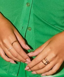 Kendra Scott Andi Band Ring In Gold -Earrings Bracelets Elegant Shop Kendra Scott Andi Band Ring Gold 00 1