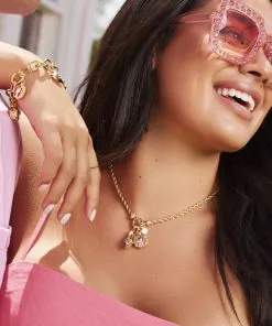 Barbie™ X Kendra Scott Gold Pearl Charm Convertible Necklace In Pink Iridescent Glitter Glass -Earrings Bracelets Elegant Shop Kendra Scott Barbie Pearl Charm Necklace Pink Iridescent Glitter Glass Gold 02
