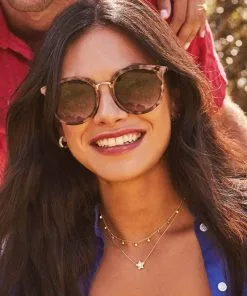 Kendra Scott Jae Gold Star Small Short Pendant Necklace In Ivory Mother-of-Pearl -Earrings Bracelets Elegant Shop Kendra Scott Jae Star Small Pendant Necklace Ivory Mop Gold 00