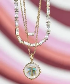 Kendra Scott Juliette Gold Pendant Necklace In White Crystal -Earrings Bracelets Elegant Shop Kendra Scott Juliette Pendant Necklace Gold 01