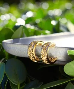 Kendra Scott Kelly Huggie Earrings In Gold -Earrings Bracelets Elegant Shop Kendra Scott Kelly Huggie Earring Gold 00