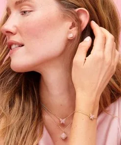 Kendra Scott Mallory Gold Pendant Necklace In Rose Quartz -Earrings Bracelets Elegant Shop Kendra Scott Mallory Pendant Necklace Rose Quartz Gold 02