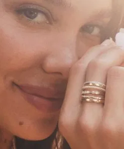 Kendra Scott Posey 14k Yellow Gold Band Ring In White Diamonds -Earrings Bracelets Elegant Shop Kendra Scott Posey Band Ring Yellow Gold 01