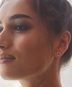 Kendra Scott Ari Heart Gold Stud Earrings In White Crystal -Earrings Bracelets Elegant Shop kendra scott ari heart crystal stud earrings gold white cz og 1