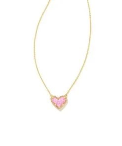Kendra Scott Ari Heart Gold Pendant Necklace In Bubblegum Pink Kyocera Opal