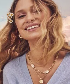 Kendra Scott Dira Coin Pendant In Gold -Earrings Bracelets Elegant Shop kendra scott dira coin pendant necklace gold 1