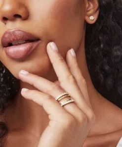 Kendra Scott Livy Gold Rings Set Of 3 In White Crystal -Earrings Bracelets Elegant Shop kendra scott livy gold ring set of three white crystal